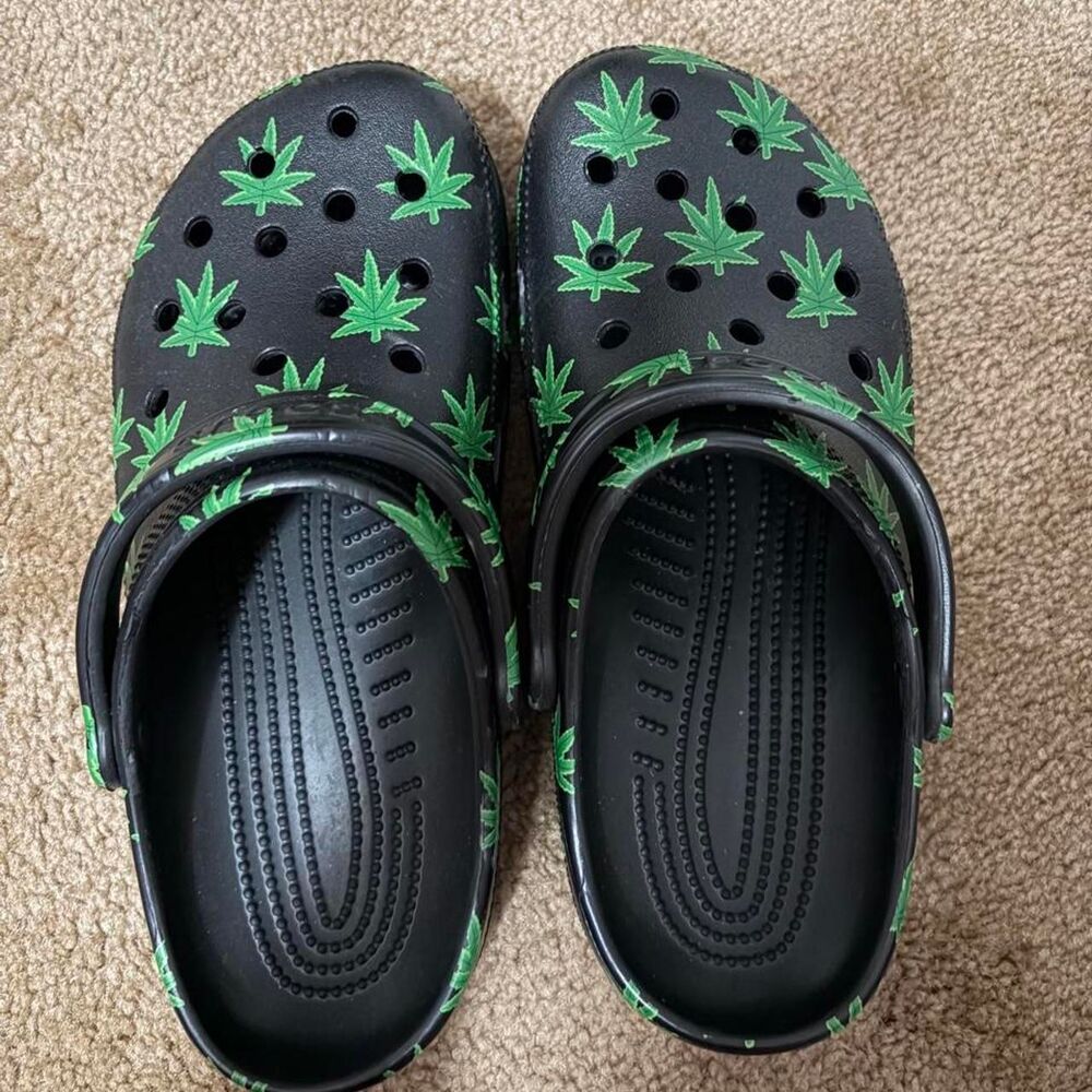Crocs Women's Black and Green Clogs